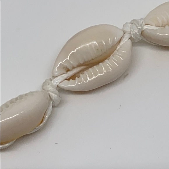 Puka Shell Choker & Bracelet Set - Picture 3 of 3